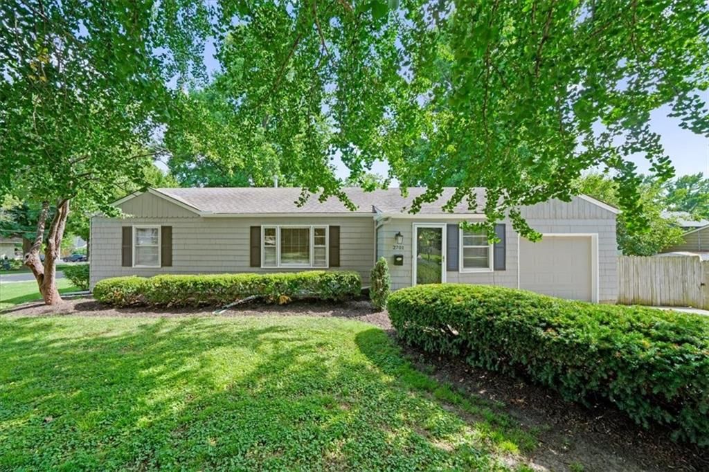 2701 W 47th Terrace, Westwood, KS