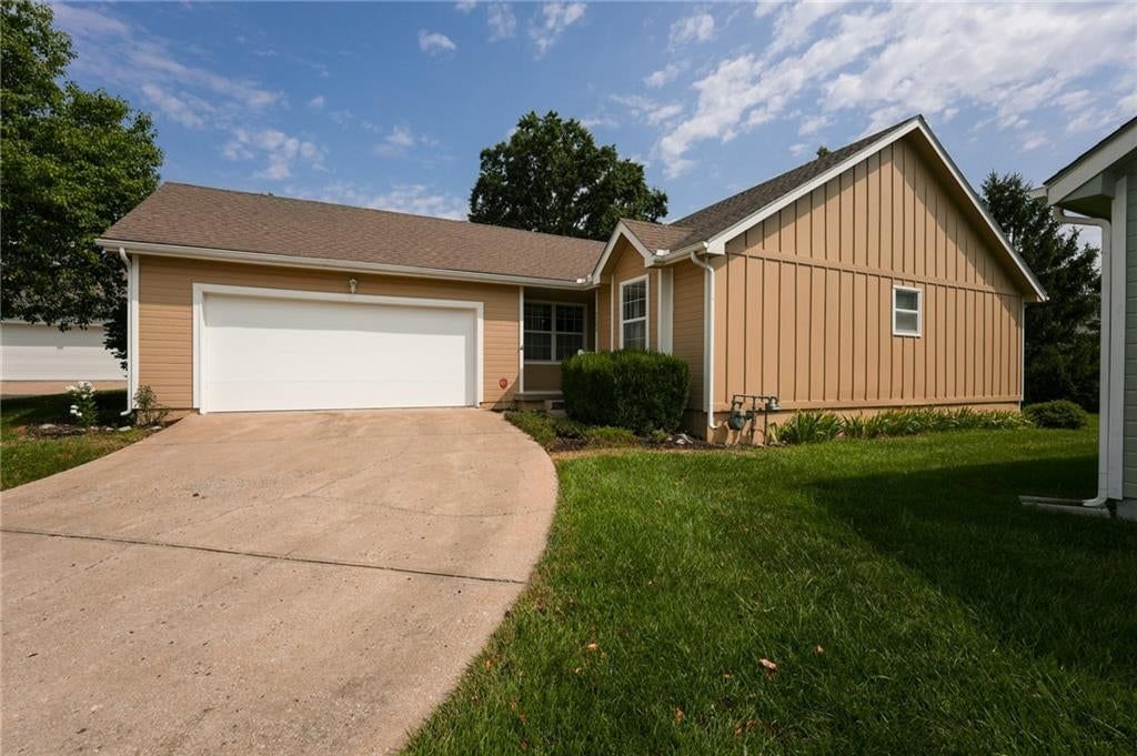 5209 S Megan Drive — photo 2