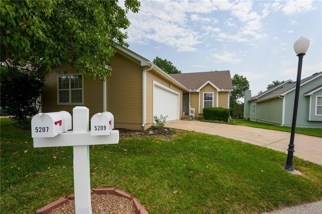 5209 S Megan Drive — photo 3