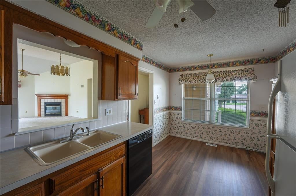 5209 S Megan Drive — photo 8