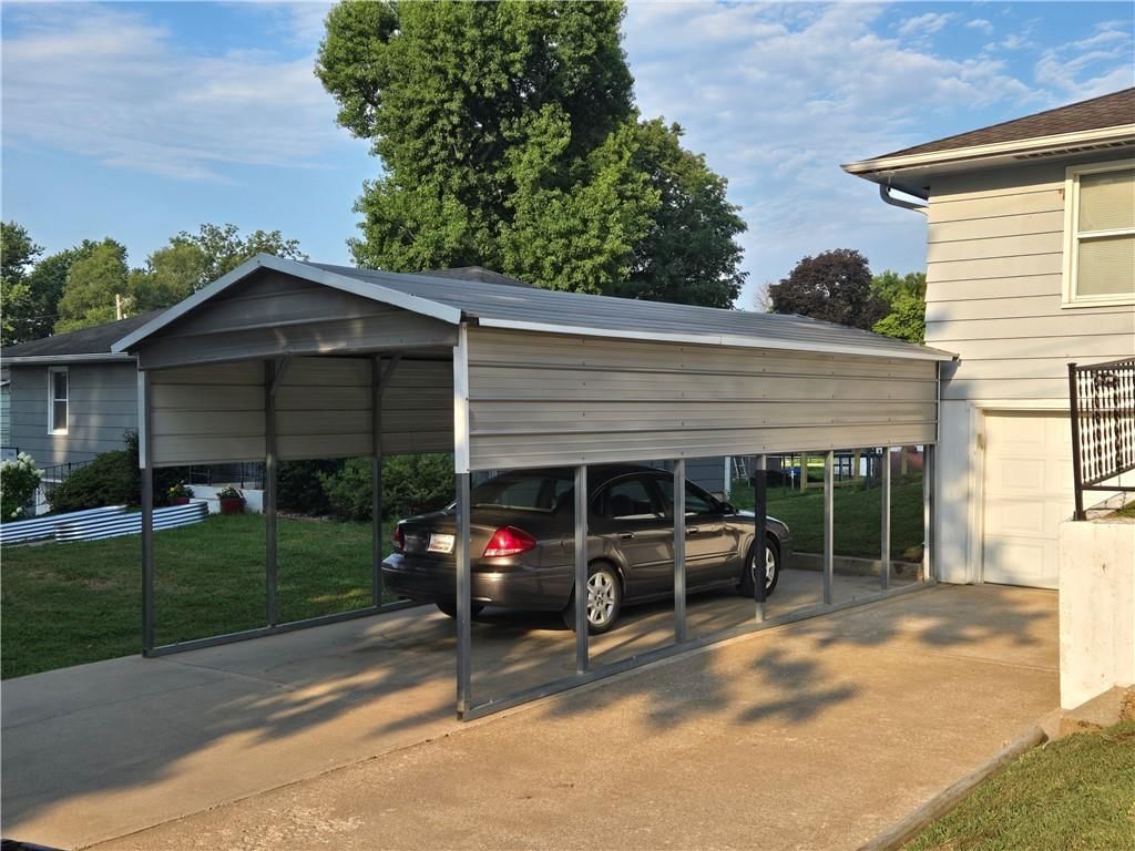607 May Street — photo 42