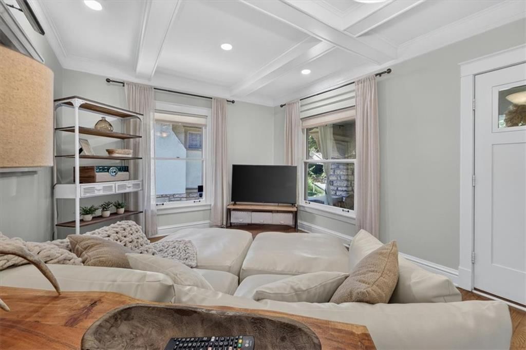 5801 Charlotte Street — photo 8