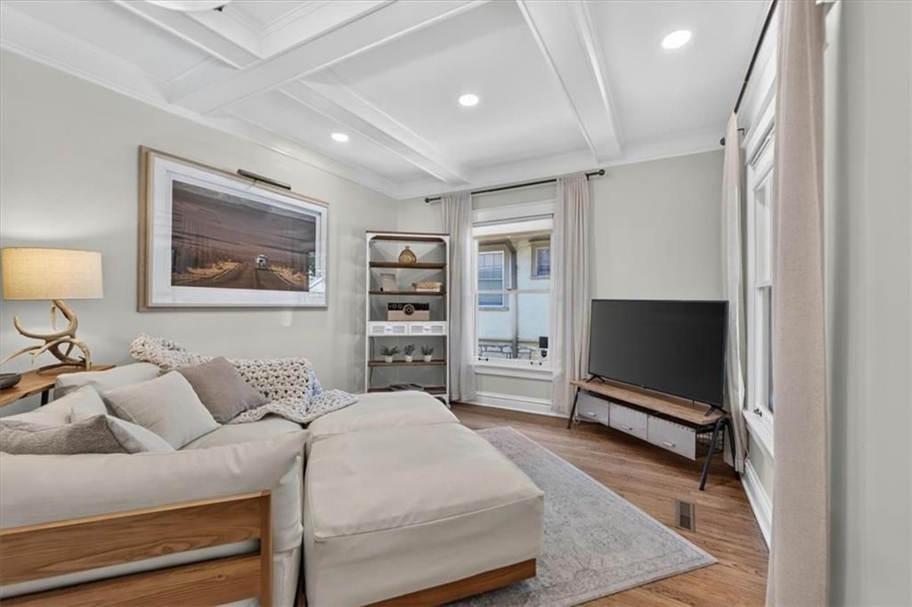 5801 Charlotte Street — photo 9