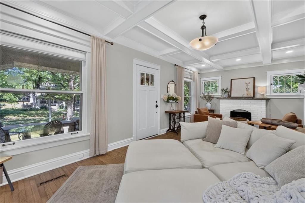 5801 Charlotte Street — photo 11
