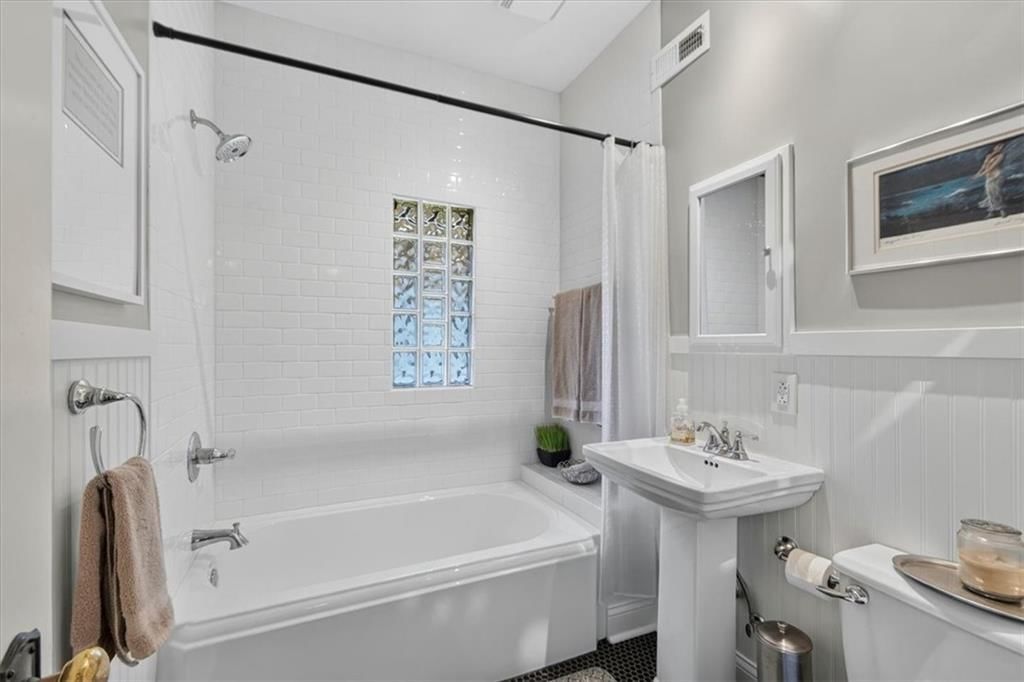 5801 Charlotte Street — photo 32