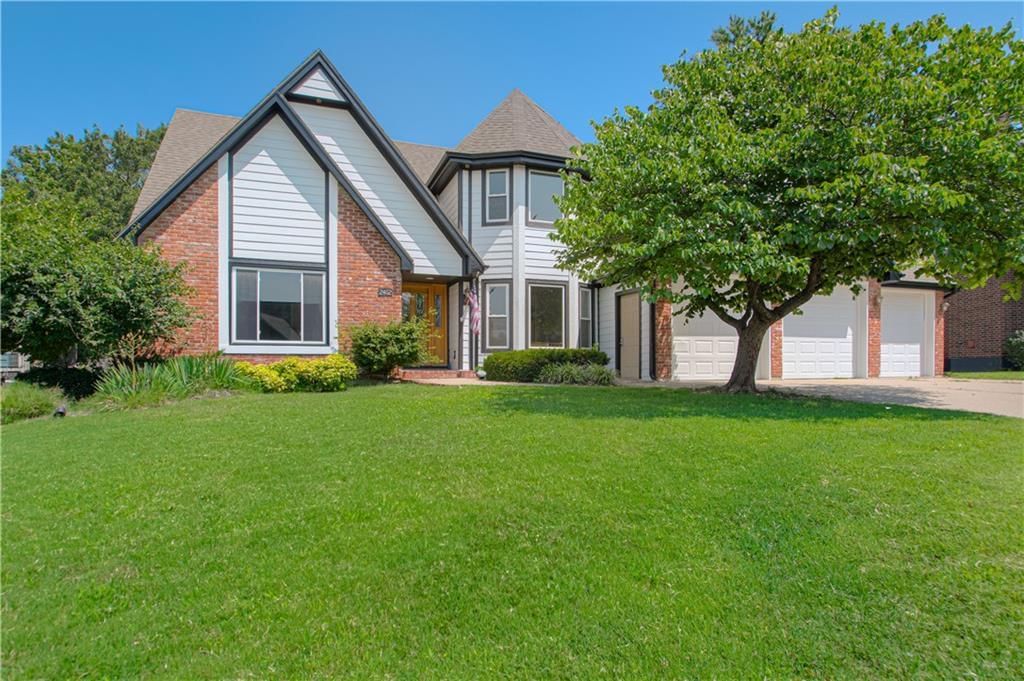 2452 NW Valley View Drive — photo 2
