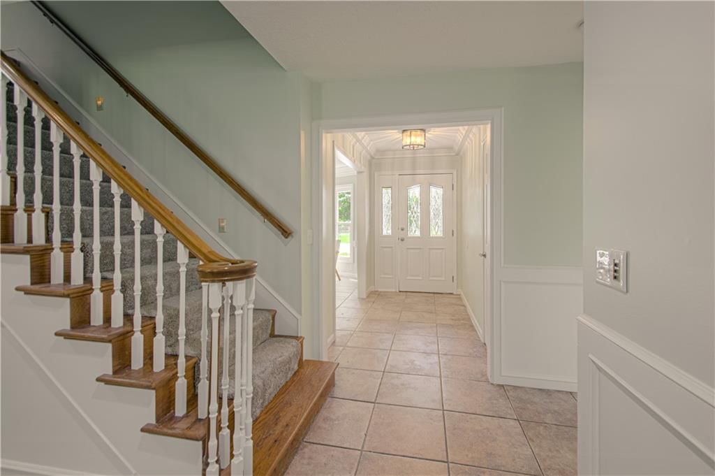 2452 NW Valley View Drive — photo 4