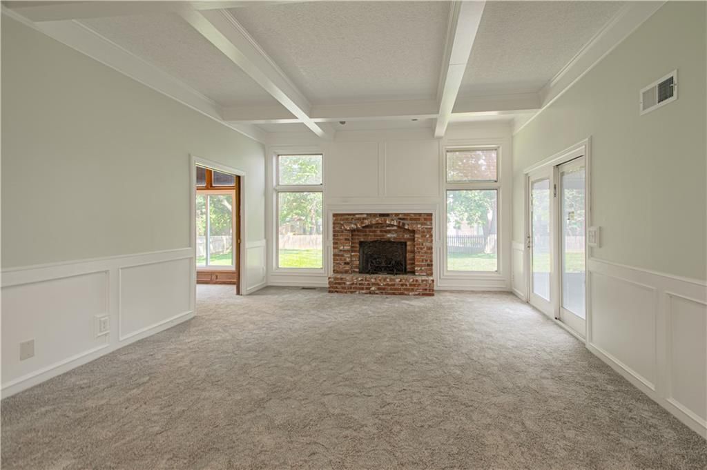 2452 NW Valley View Drive — photo 7
