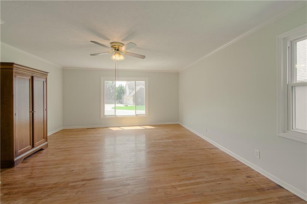 2452 NW Valley View Drive — photo 17
