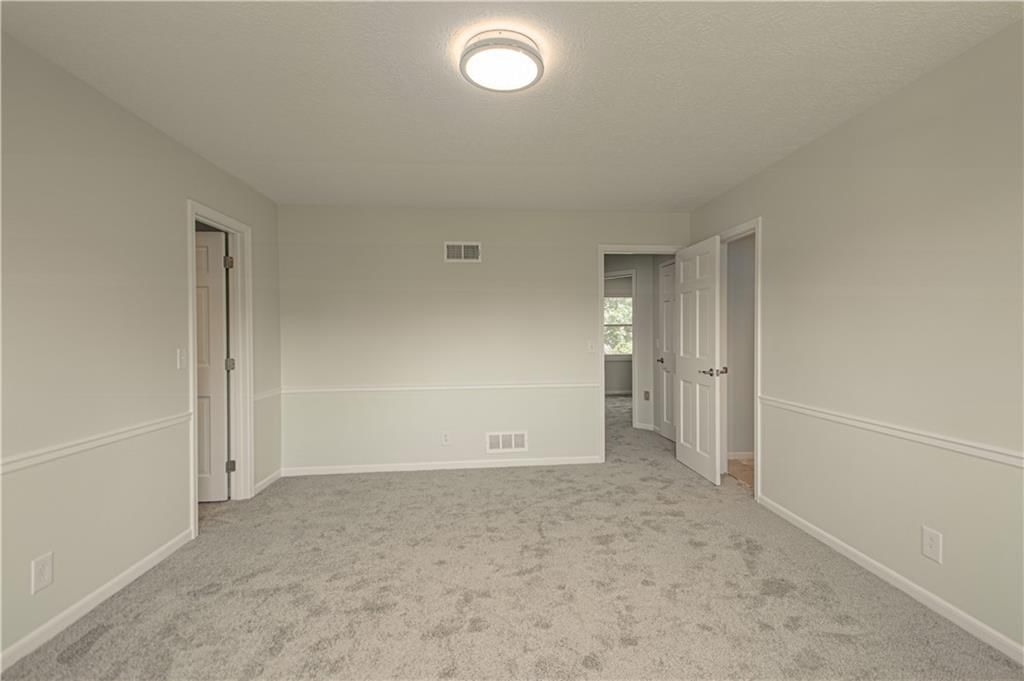 2452 NW Valley View Drive — photo 21