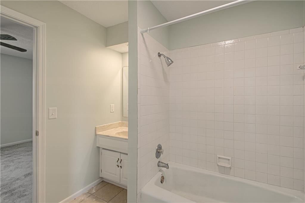 2452 NW Valley View Drive — photo 22