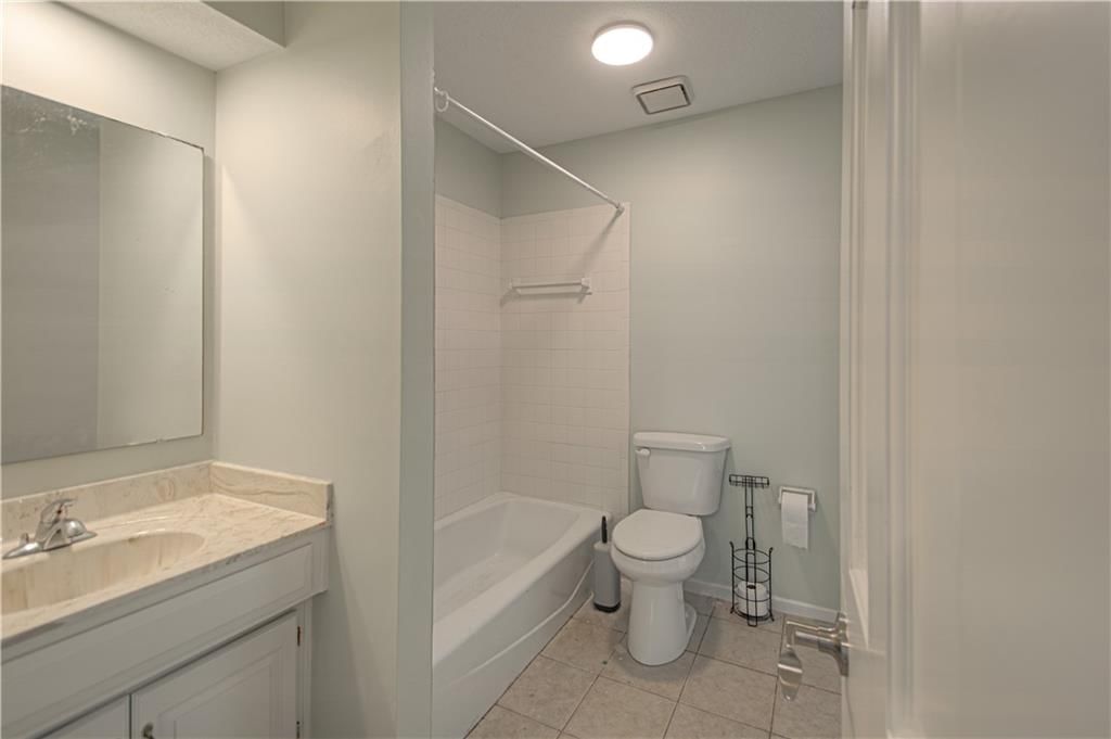 2452 NW Valley View Drive — photo 25