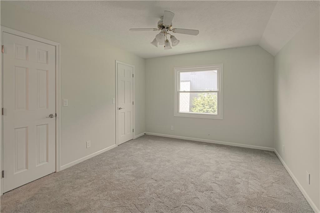 2452 NW Valley View Drive — photo 26