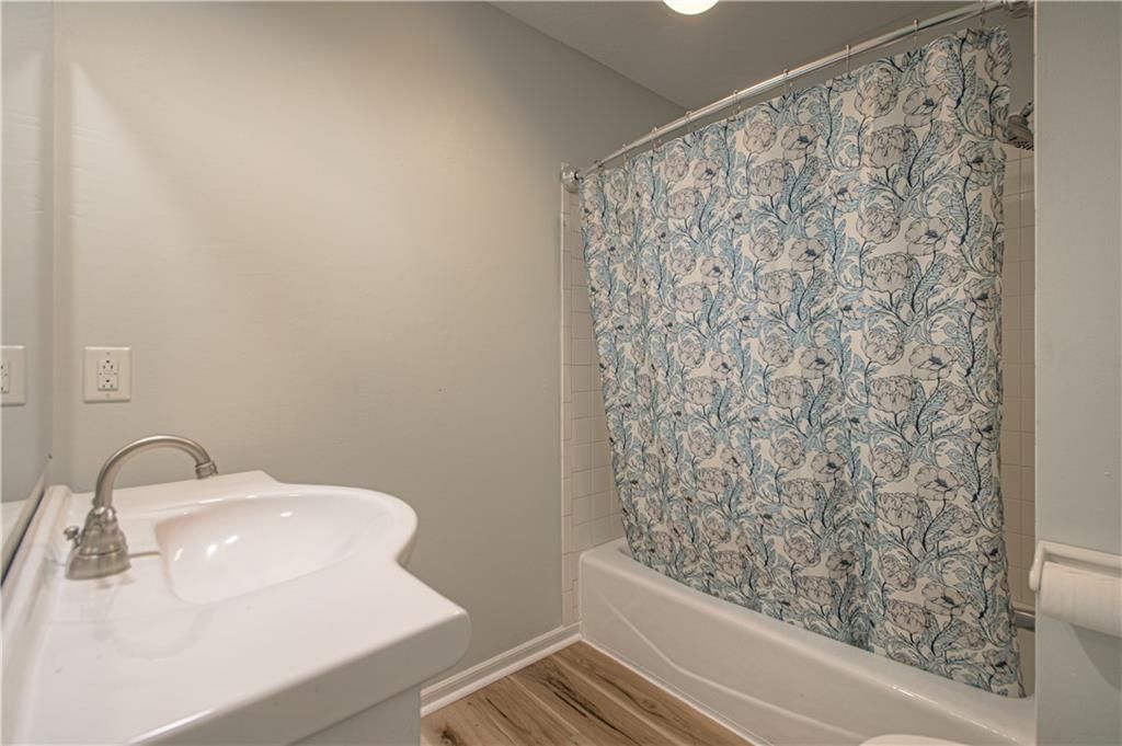 2452 NW Valley View Drive — photo 28