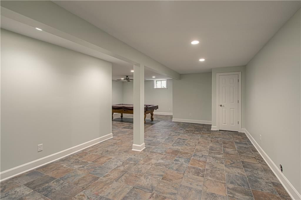 2452 NW Valley View Drive — photo 32