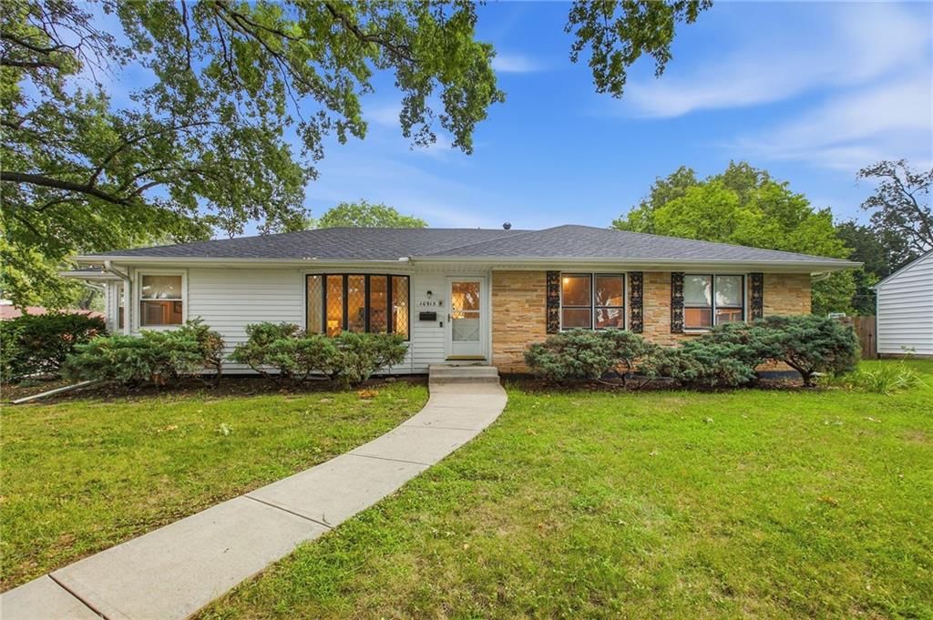 10915 Elmwood Drive — photo 1