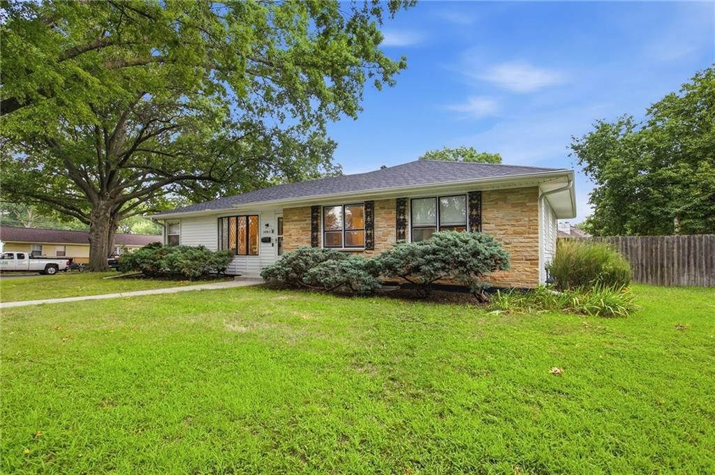10915 Elmwood Drive — photo 2