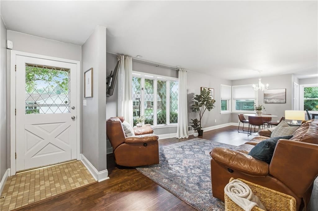 10915 Elmwood Drive — photo 4