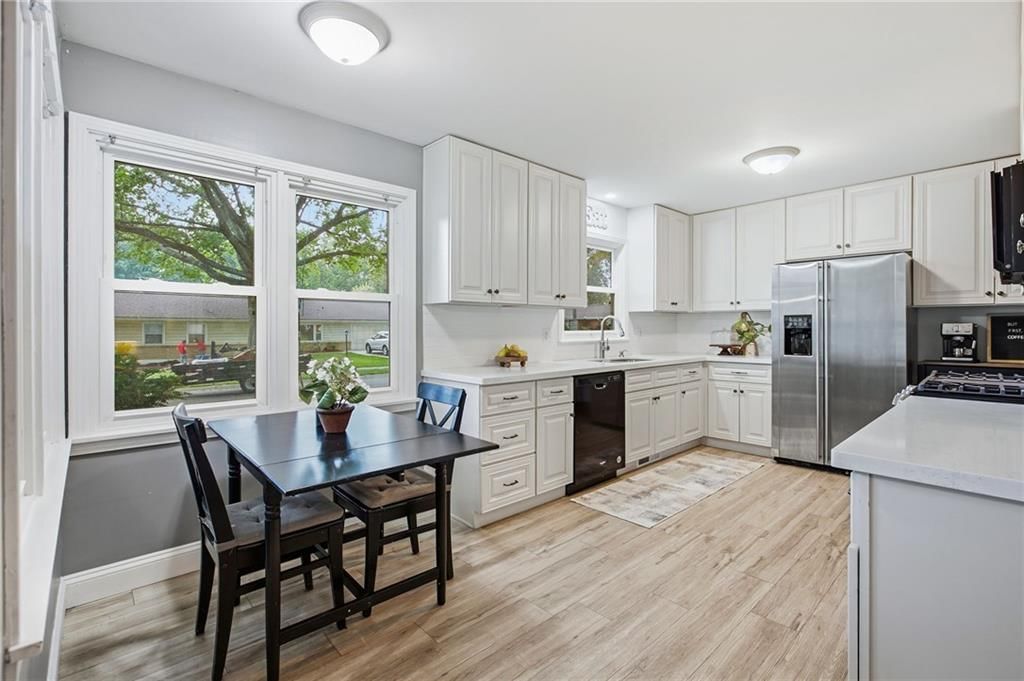 10915 Elmwood Drive — photo 8