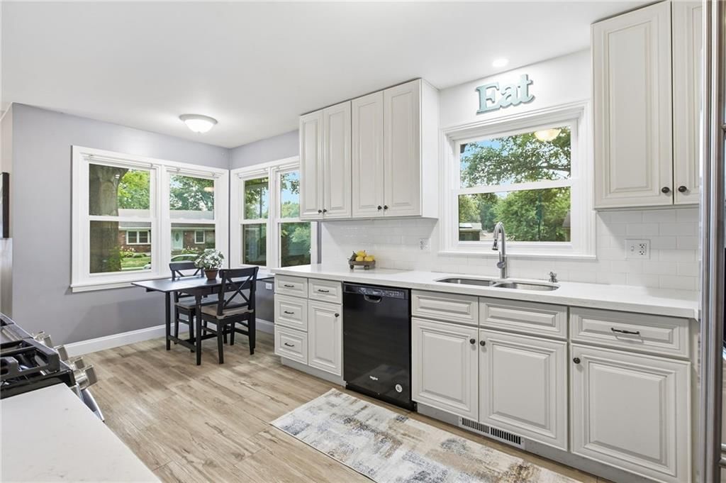 10915 Elmwood Drive — photo 11