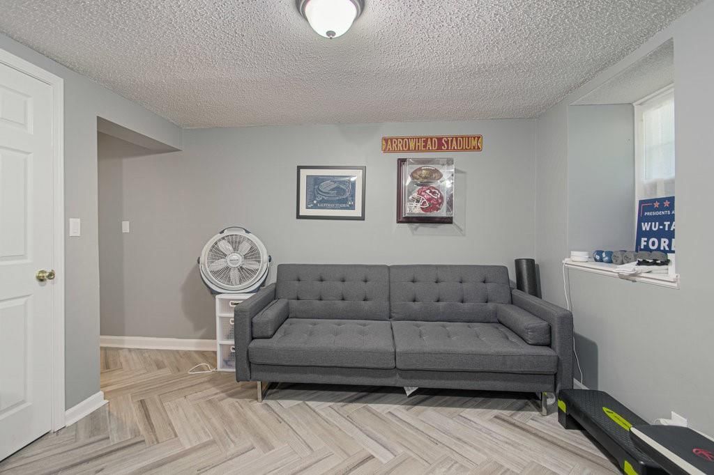 3714 W 61st Terrace — photo 37