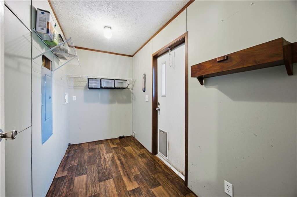 599 Kanza Road — photo 41
