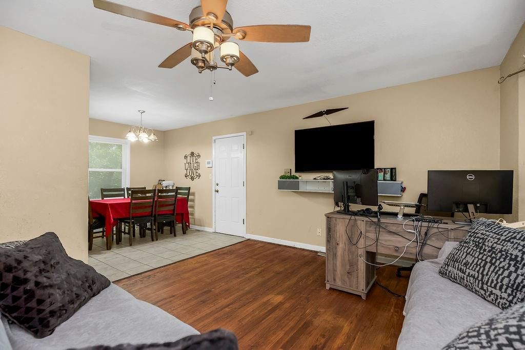 5902 Fairlane Drive — photo 3