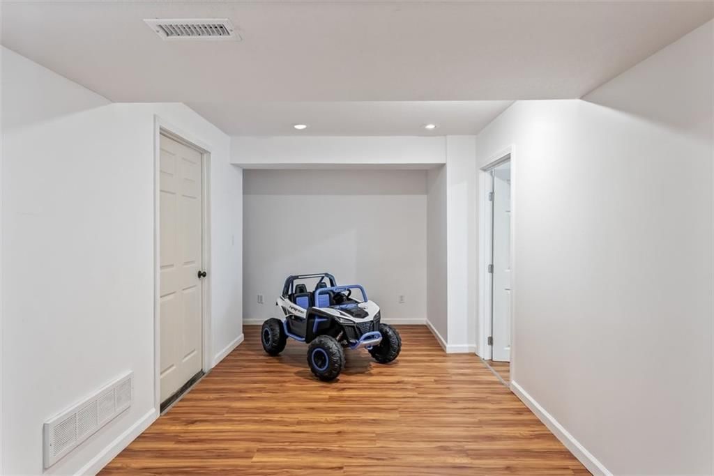 2617 W Whitney Street — photo 28