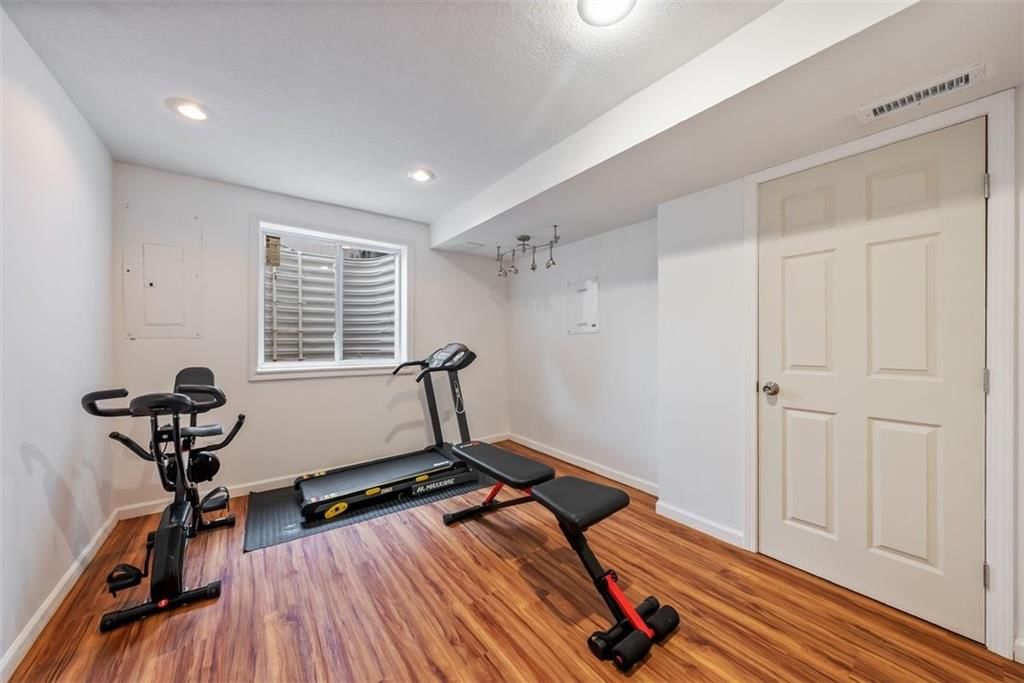 2617 W Whitney Street — photo 29