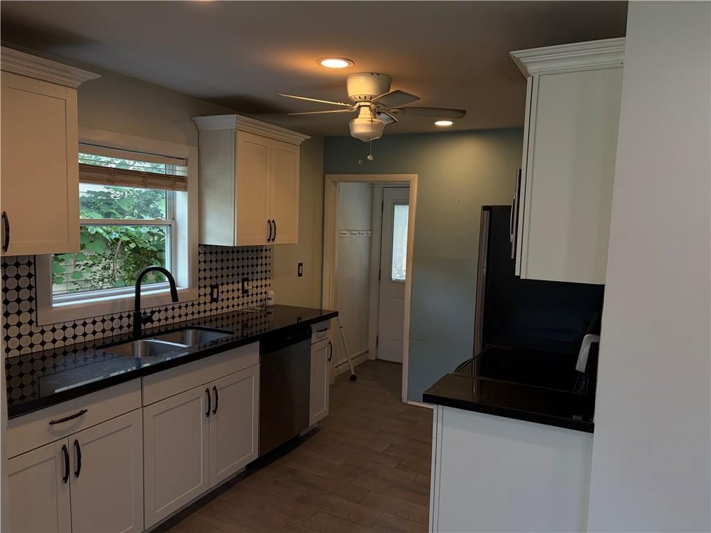1146 E 67th Street — photo 15