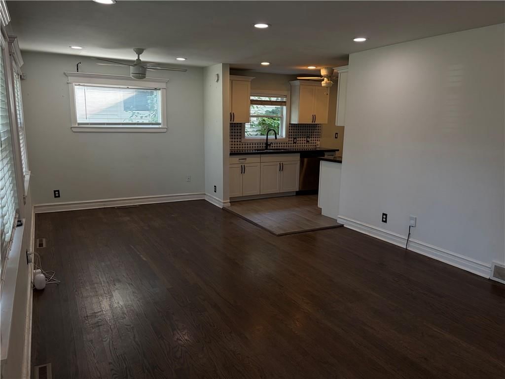 1146 E 67th Street — photo 16