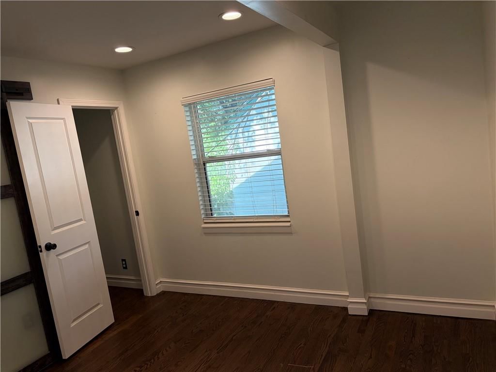 1146 E 67th Street — photo 25