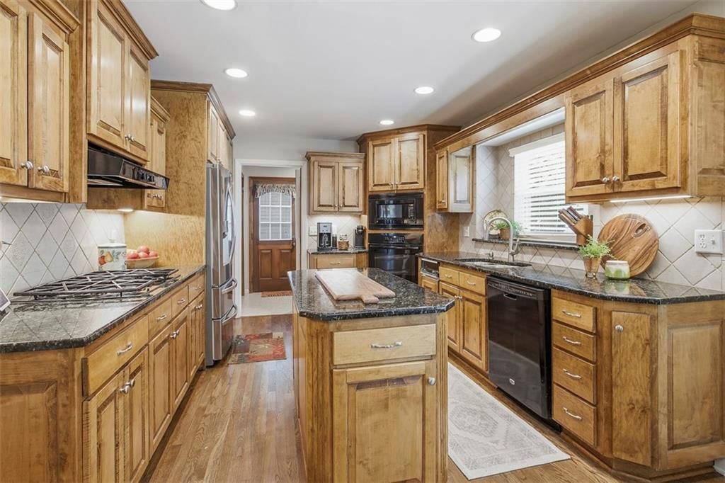 12104 Ballentine Street — photo 17