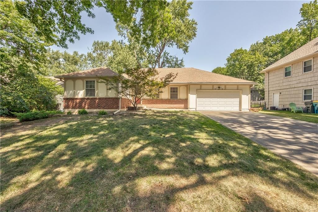 9610 W 97th Street — photo 2
