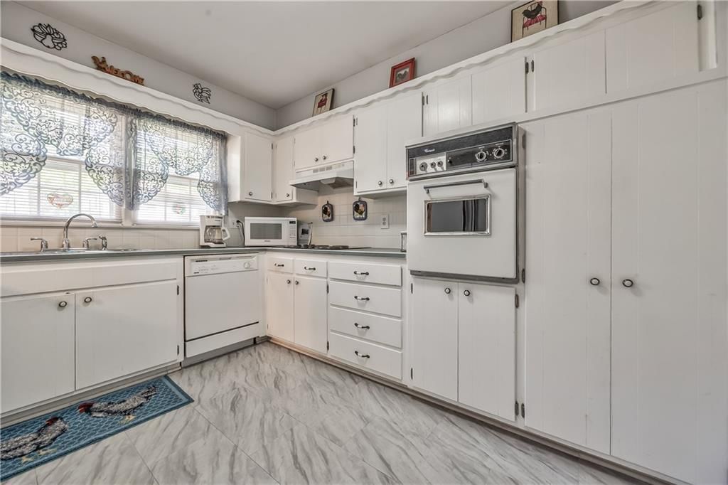 9610 W 97th Street — photo 18