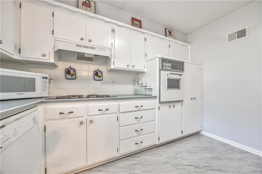 9610 W 97th Street — photo 20