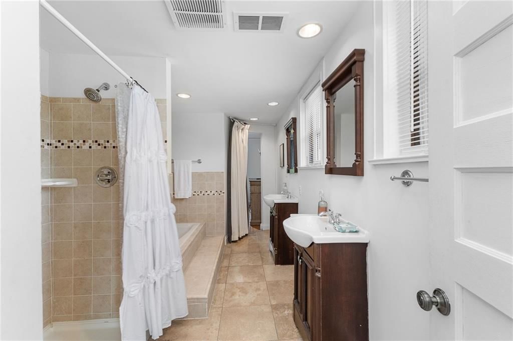 633 E Armour Boulevard — photo 33