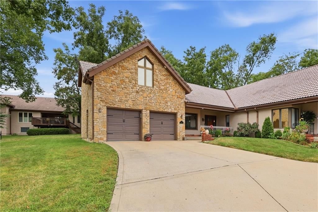 10 The Woodlands — photo 1