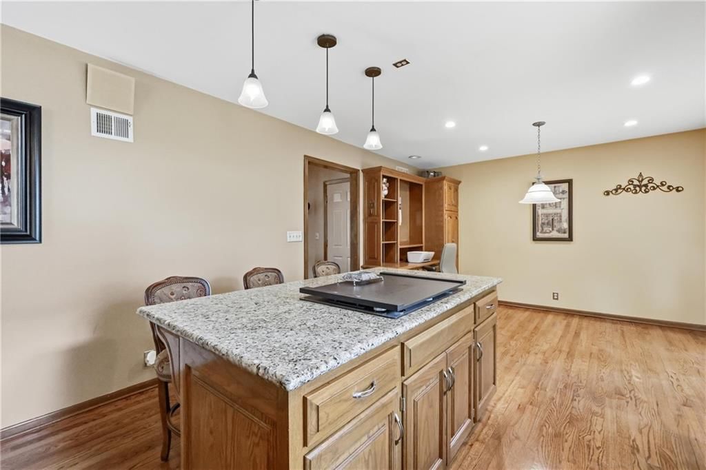 10 The Woodlands — photo 14