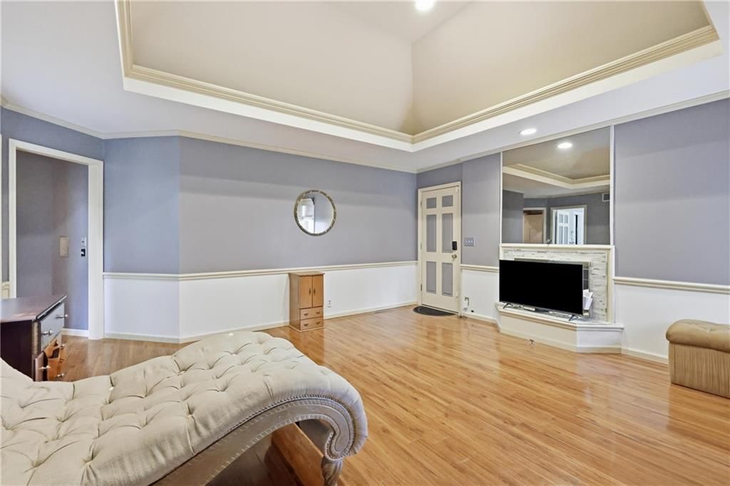 10 The Woodlands — photo 24