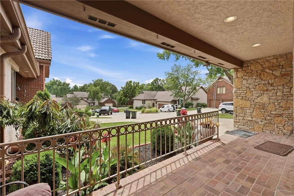 10 The Woodlands — photo 36