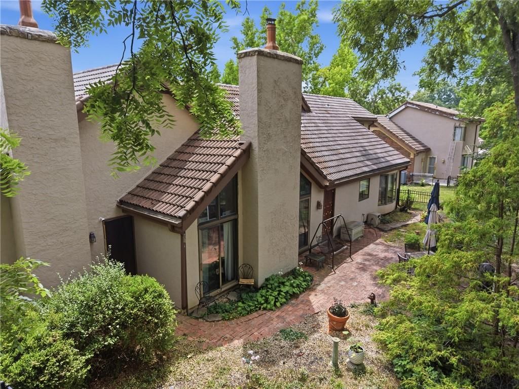 10 The Woodlands — photo 45