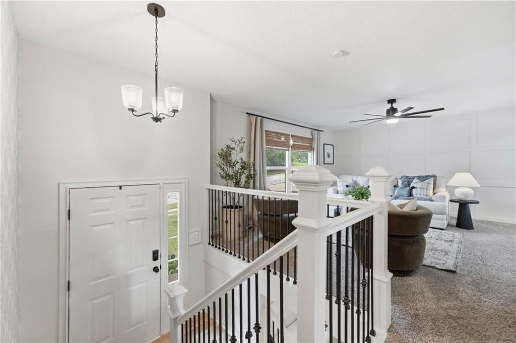 604 E Northview Street — photo 2