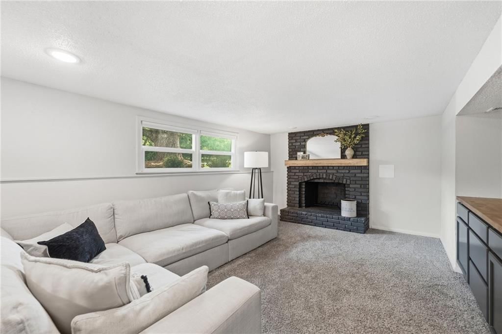 604 E Northview Street — photo 18