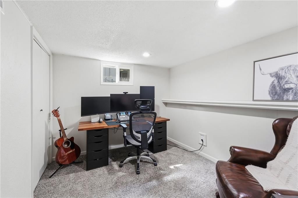 604 E Northview Street — photo 20
