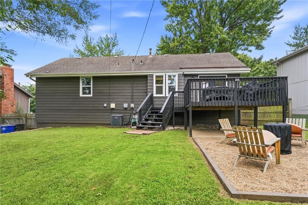 604 E Northview Street — photo 27