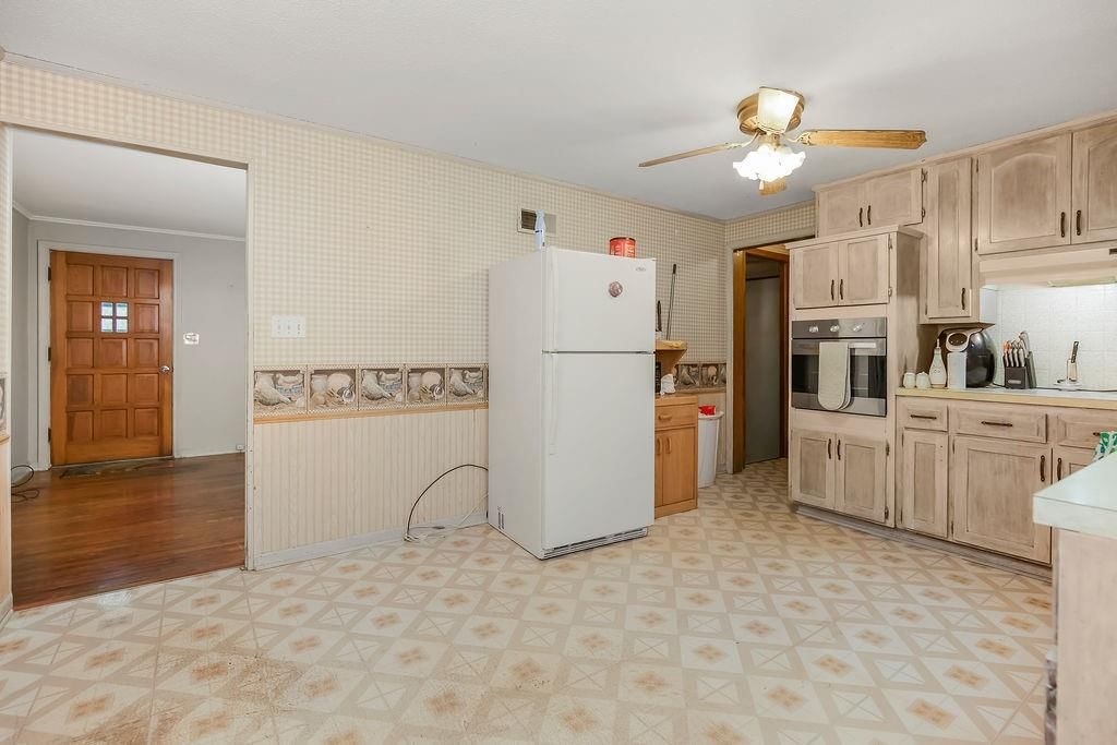 11421 W 69th Street — photo 8