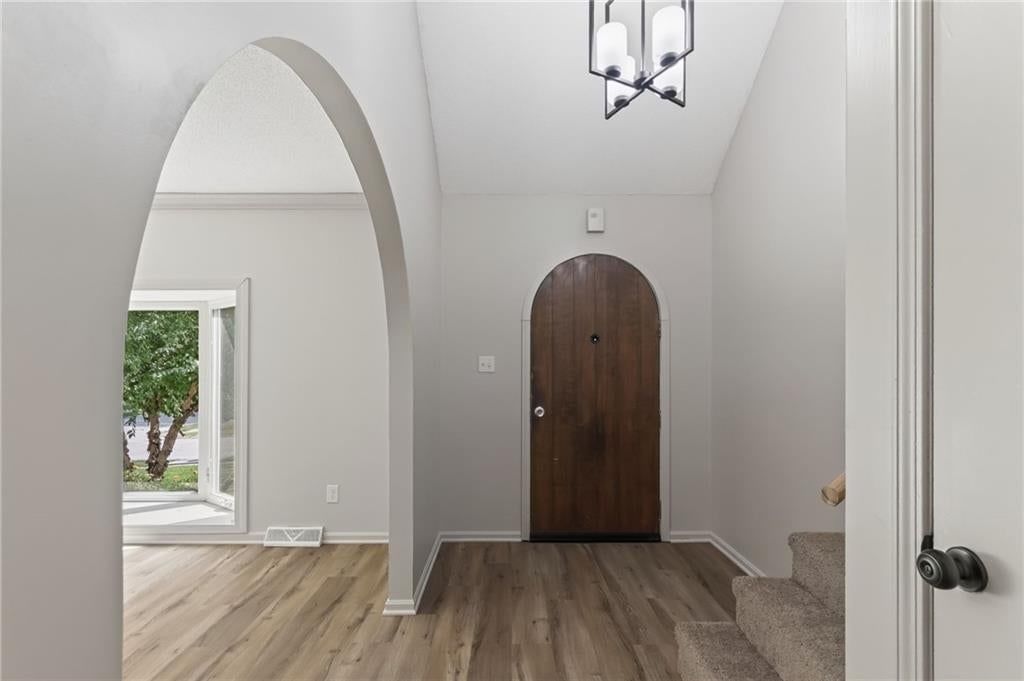 402 Kingsley Avenue — photo 14