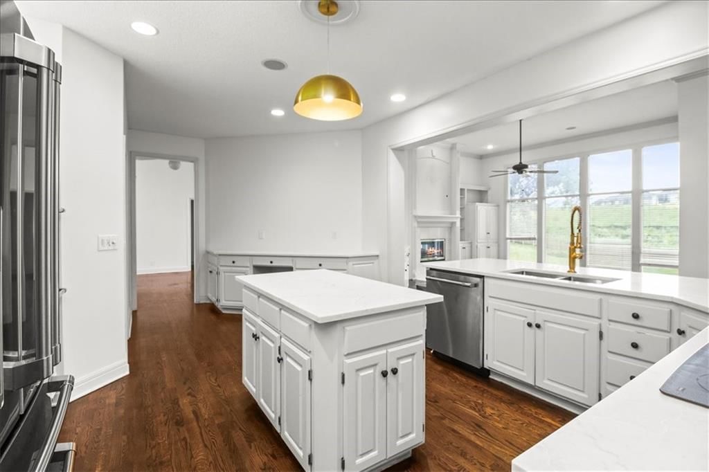 713 NE DICK HOWSER Court — photo 14