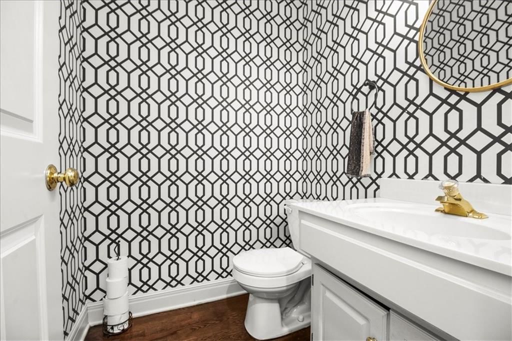 713 NE DICK HOWSER Court — photo 16